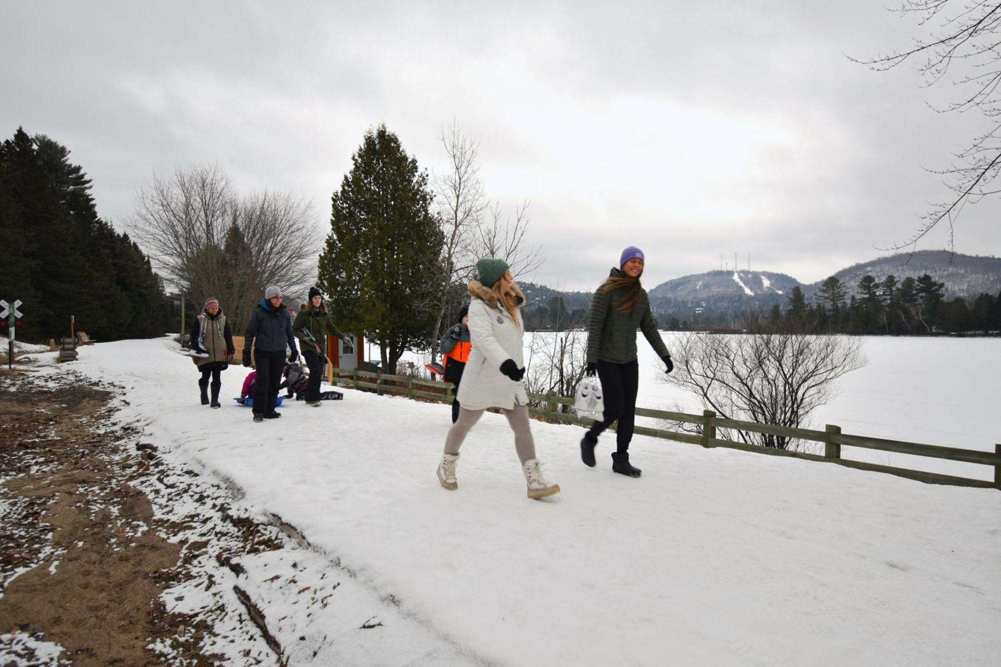 Le Partage Lodge: Destination Plein Air Et Sociale Val-Morin Exteriör bild